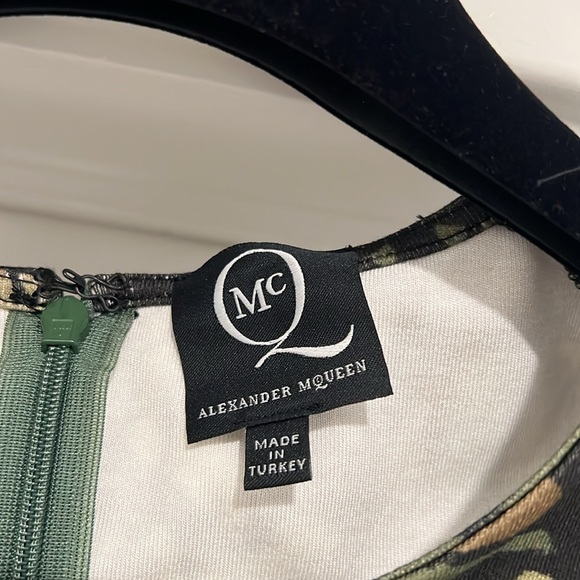 Authentic McQ Alexander McQueen 
Sleeveless camouflage print mini dress - Picture 6 of 9